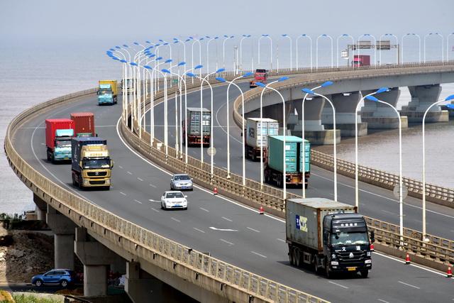 危險(xiǎn)貨物道路運(yùn)輸安全管理辦法出臺(tái) 取消掛靠經(jīng)營(yíng)，筑牢安全防線